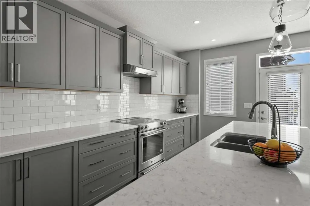 62 Carrington Manor NW