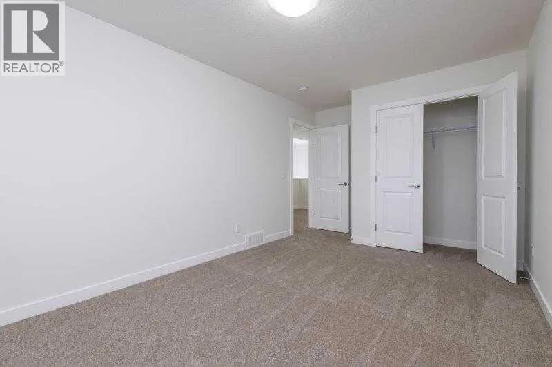 33 Walcrest Lane SE