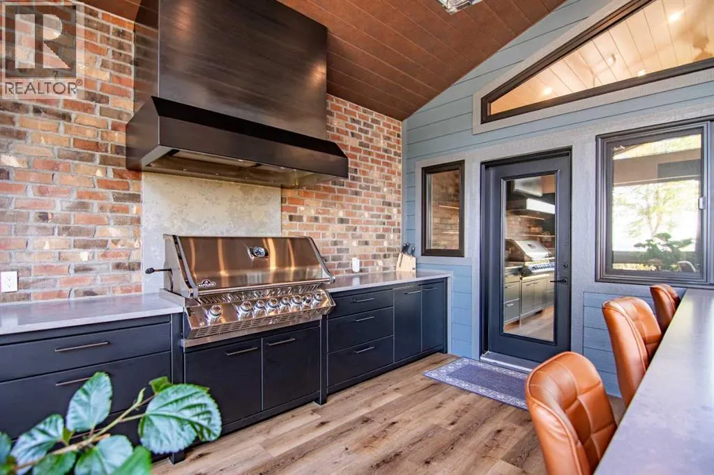 3417 Lakeshore Drive