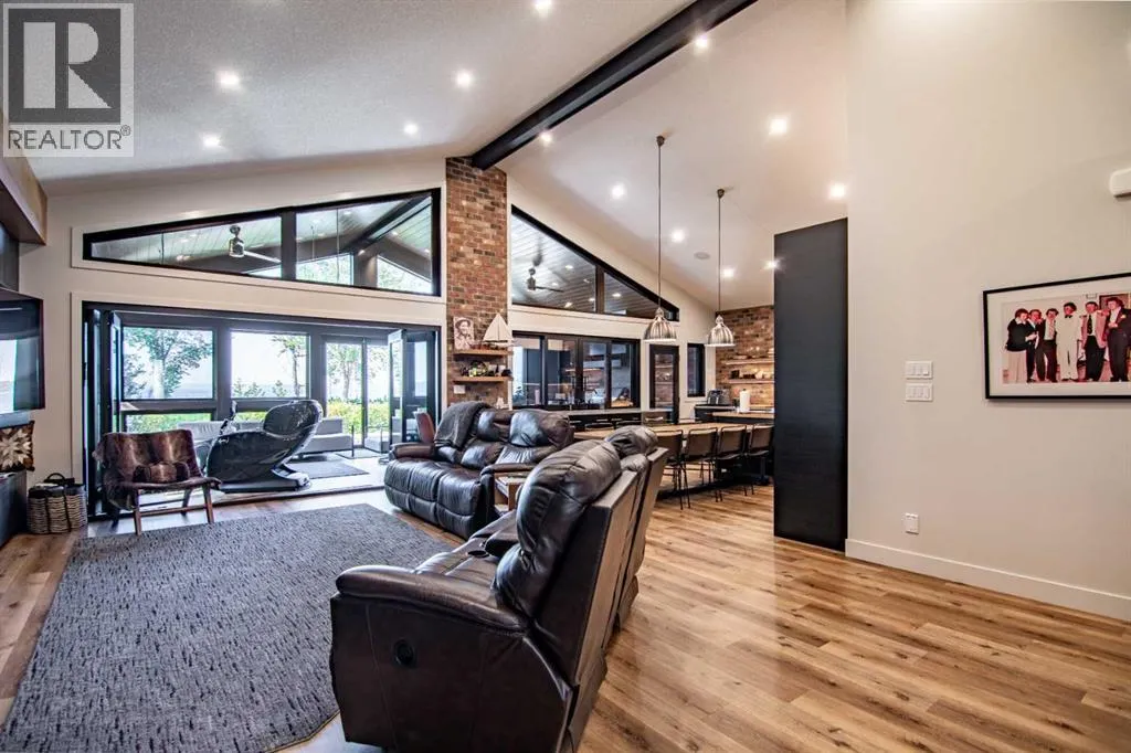 3417 Lakeshore Drive