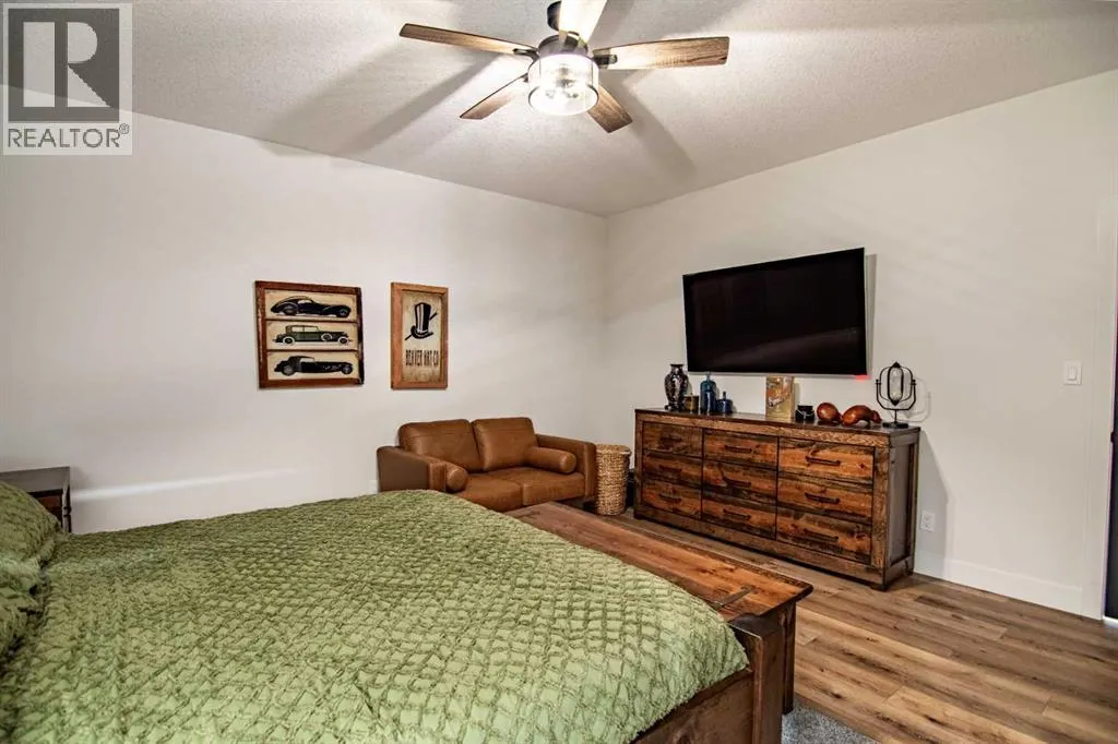 3417 Lakeshore Drive