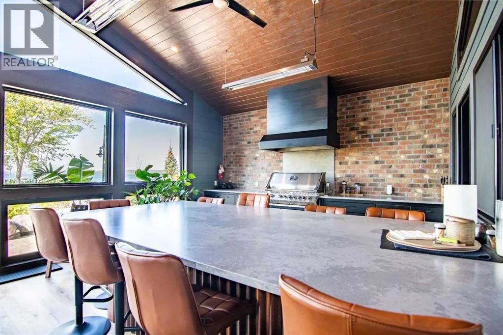 3417 Lakeshore Drive