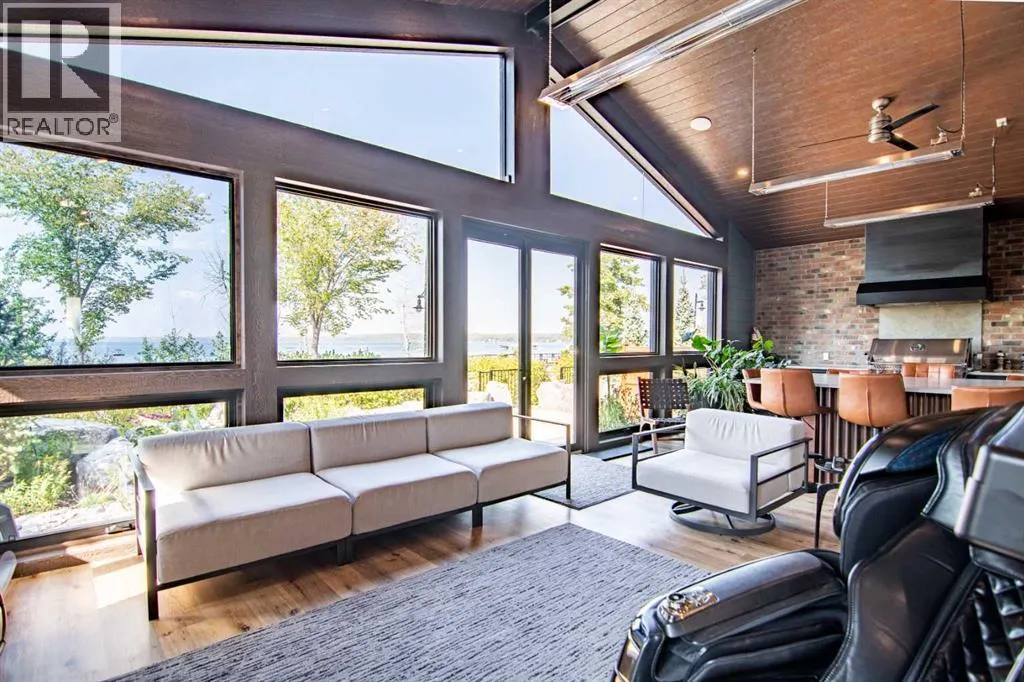3417 Lakeshore Drive