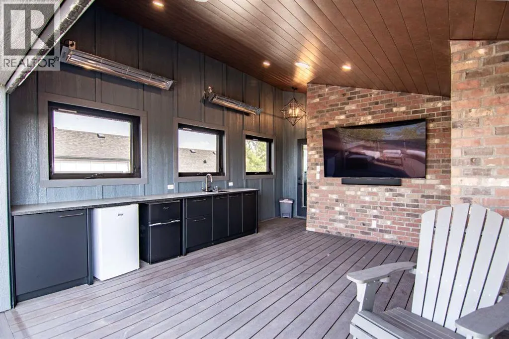 3417 Lakeshore Drive
