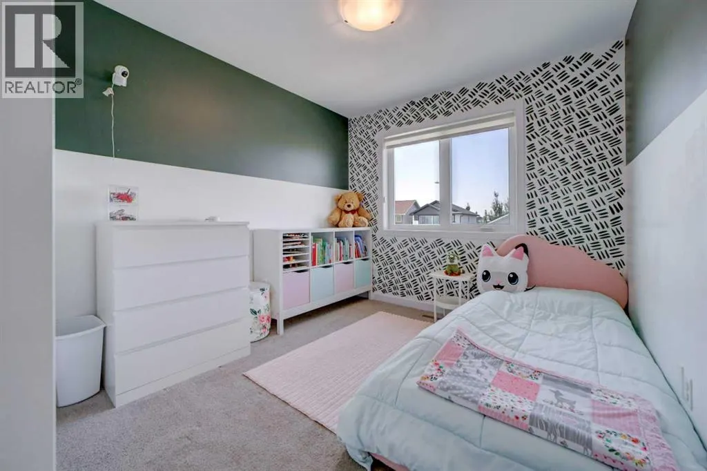 563 Moonlight Lane