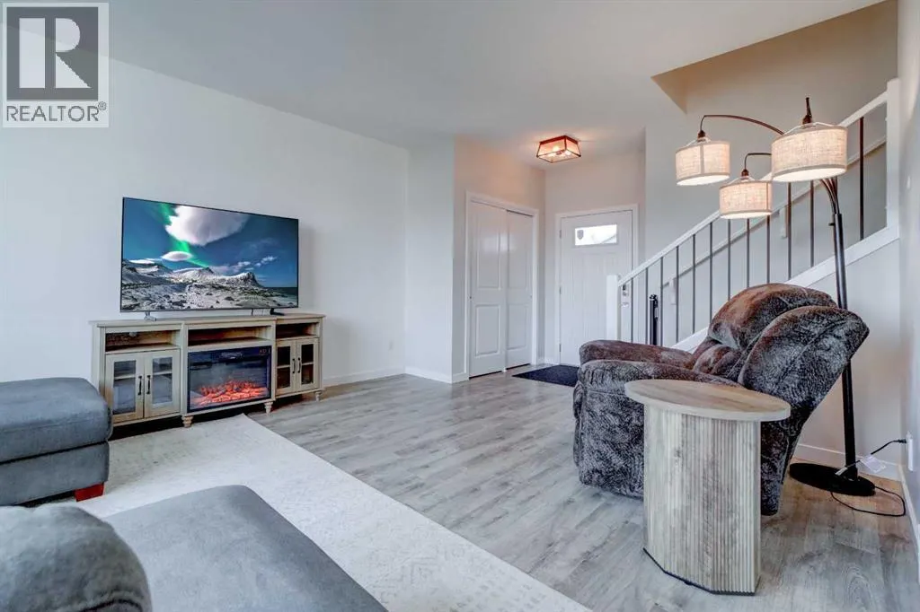 563 Moonlight Lane