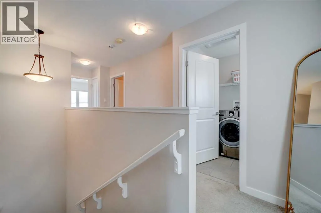 563 Moonlight Lane