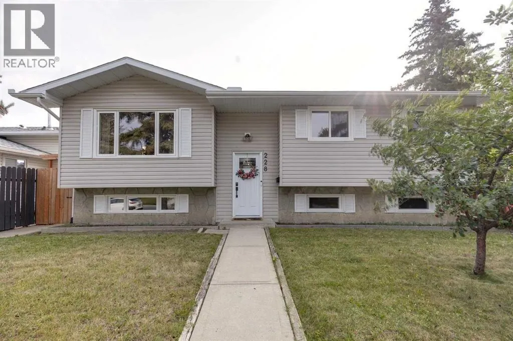 228 Penbrooke Way SE