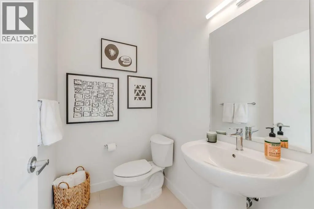 #309, 857 Belmont Drive SW
