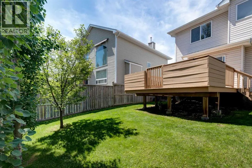 26 Rocky Ridge Heights NW