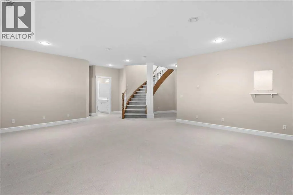 82 Arbour Crest Mount NW