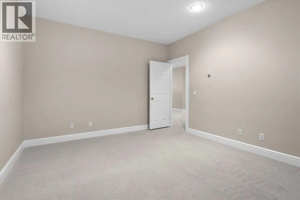 82 Arbour Crest Mount NW