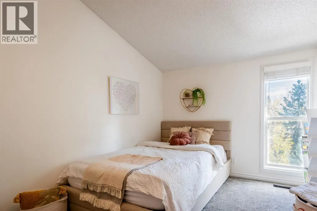 396 Brae Glen Crescent SW