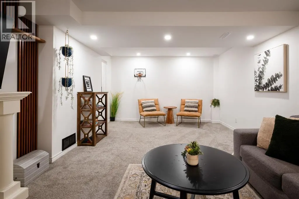 396 Brae Glen Crescent SW
