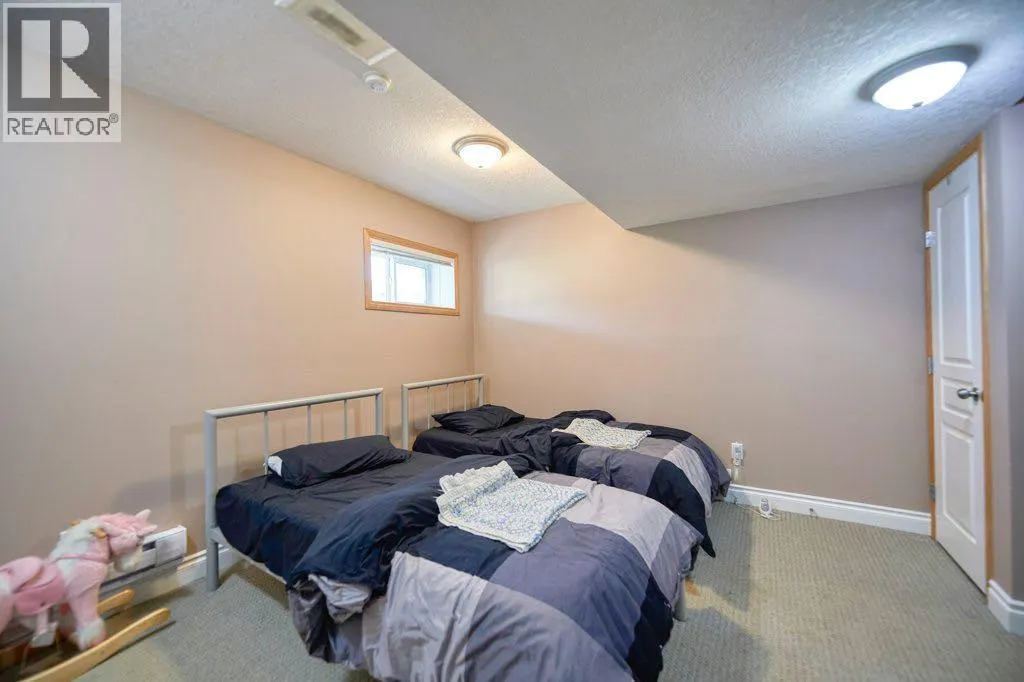 24 Cougar Ridge Mews SW