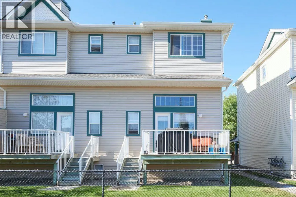 24 Cougar Ridge Mews SW