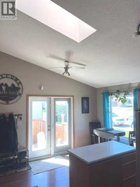 98 Westview Crescent