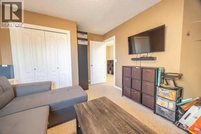 28 Crestmont Way SW