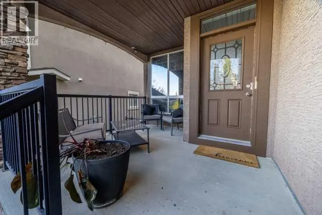 28 Crestmont Way SW