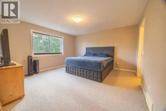28 Crestmont Way SW