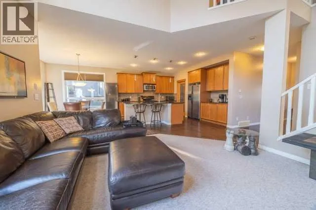 28 Crestmont Way SW