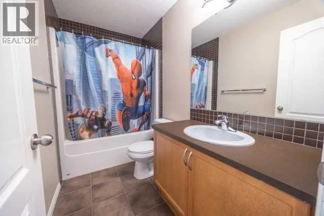28 Crestmont Way SW
