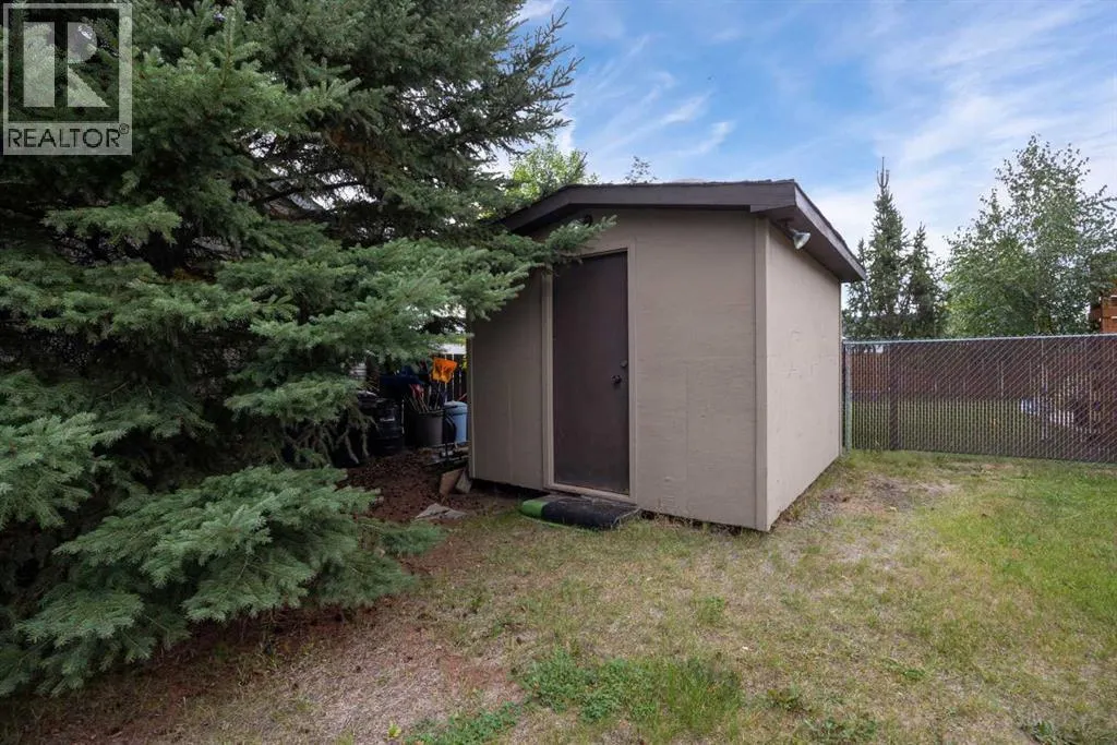 206 Leigh Crescent