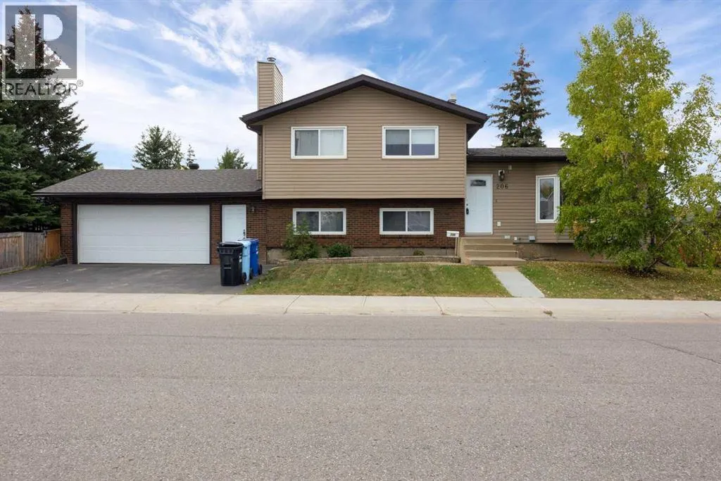 206 Leigh Crescent
