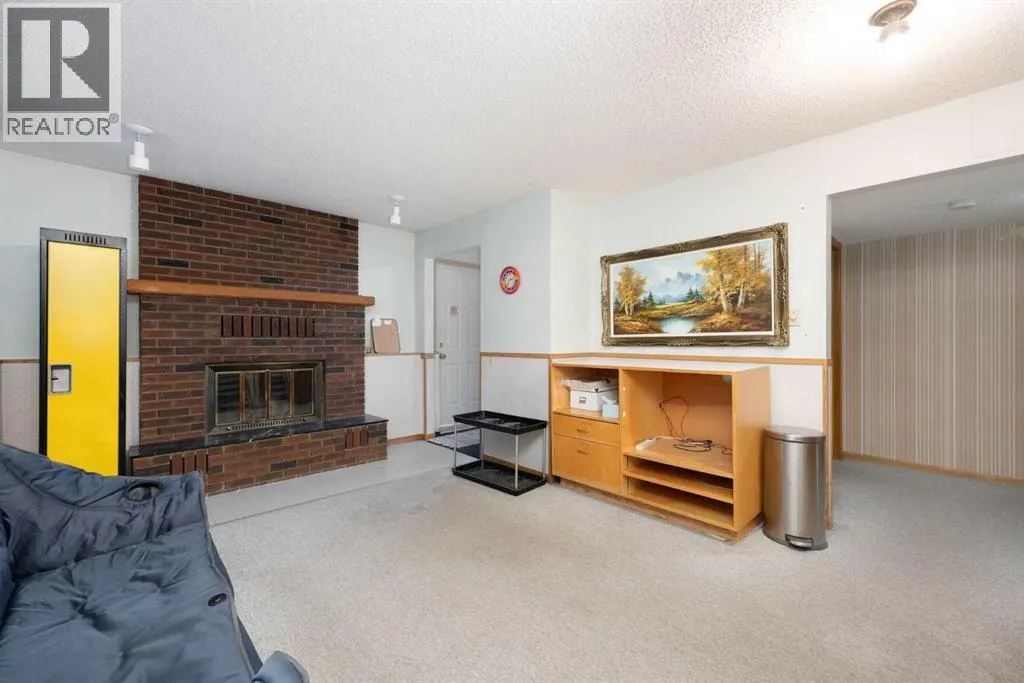 206 Leigh Crescent