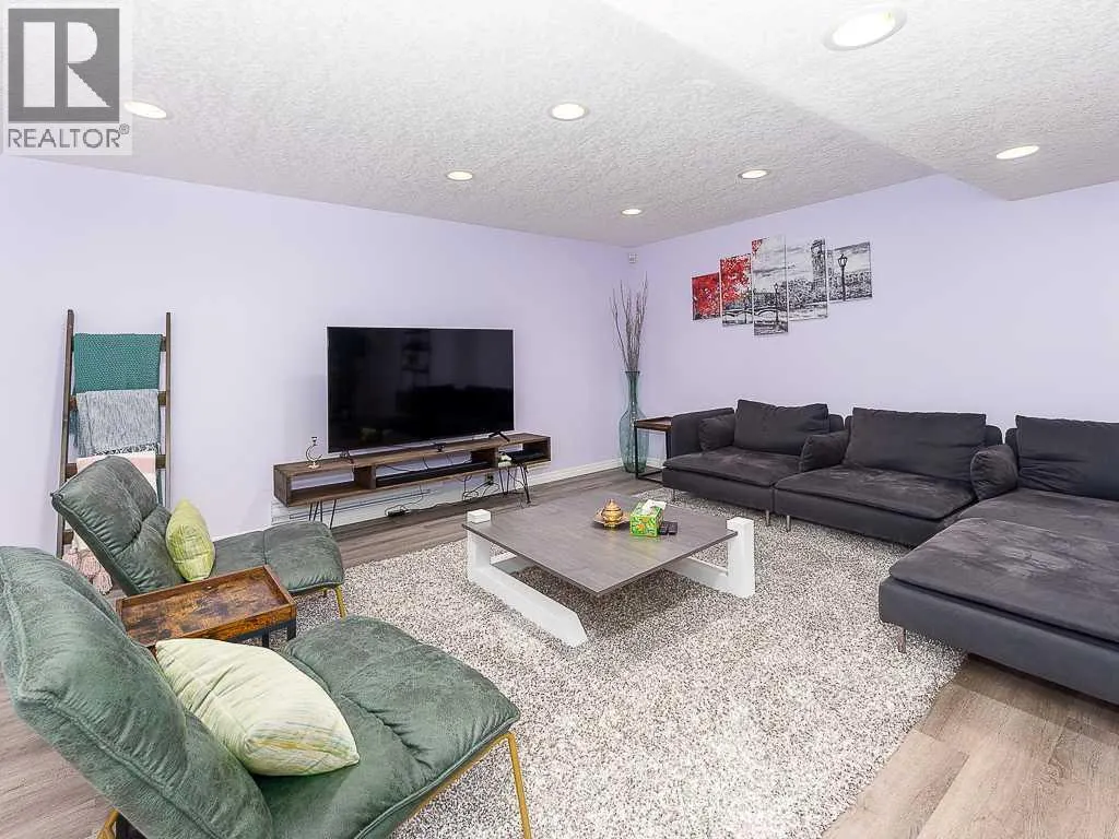 208 Mt Brewster Circle SE