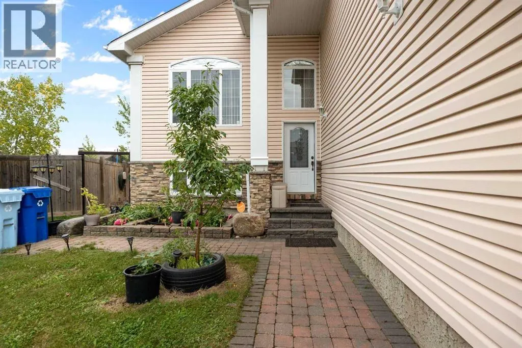 169 Fisher Crescent