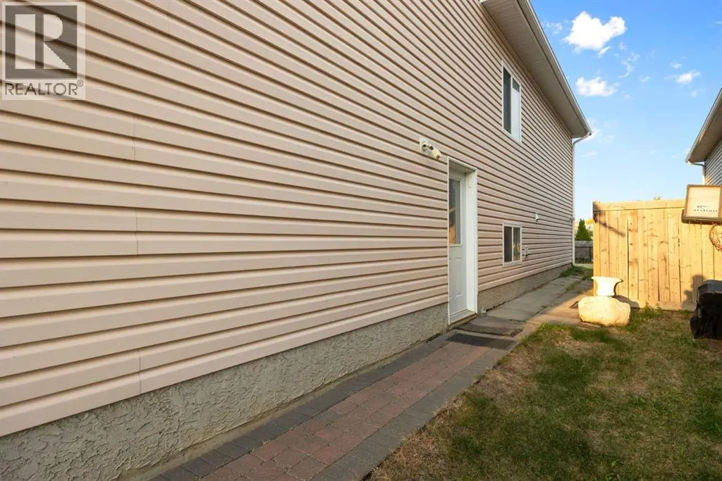 169 Fisher Crescent