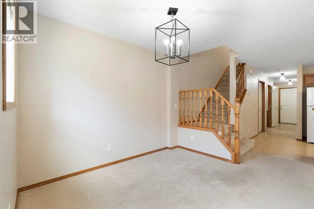 73 Saddletree Court NE