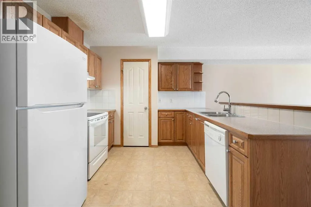 73 Saddletree Court NE
