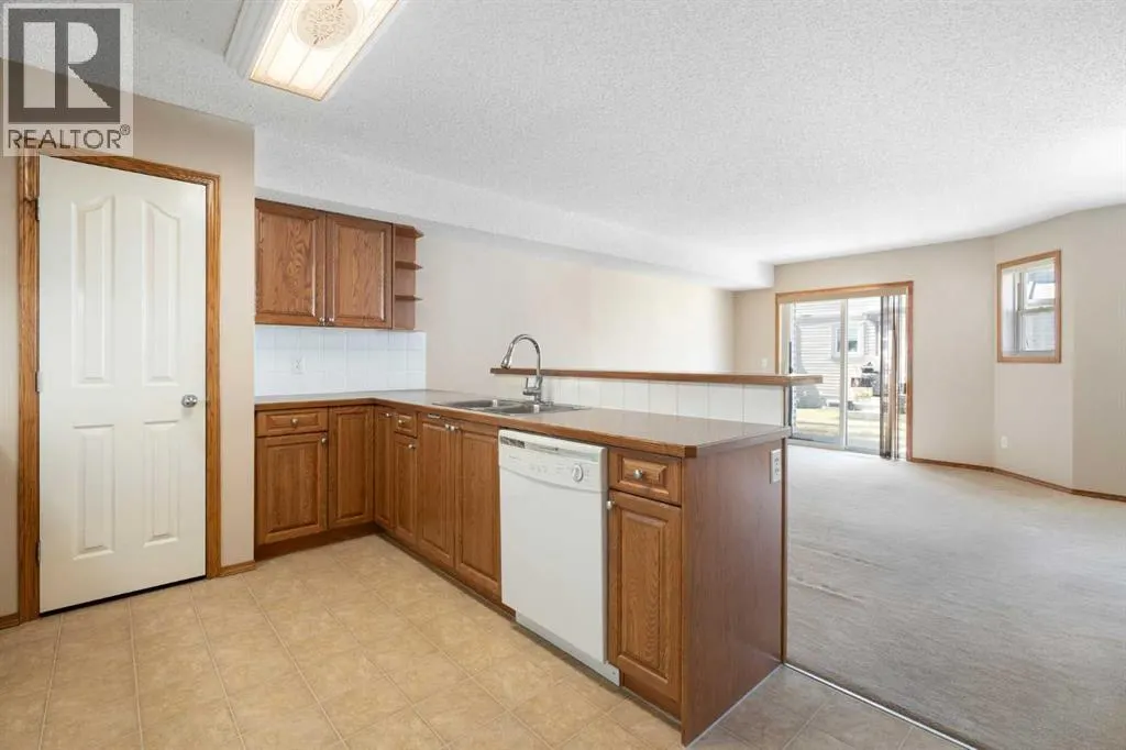 73 Saddletree Court NE