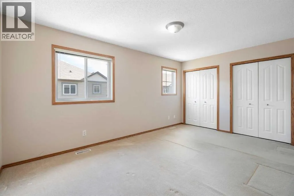 73 Saddletree Court NE