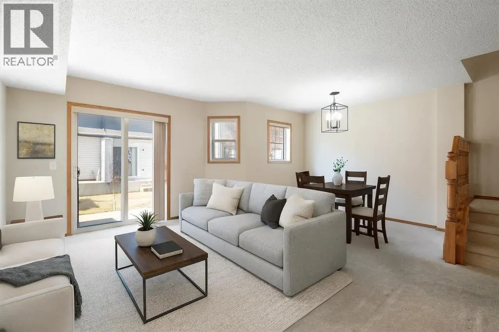 73 Saddletree Court NE