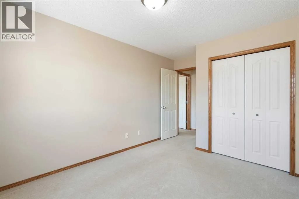 73 Saddletree Court NE