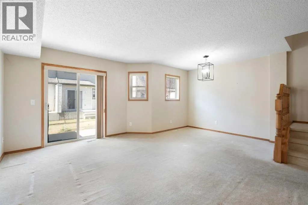 73 Saddletree Court NE