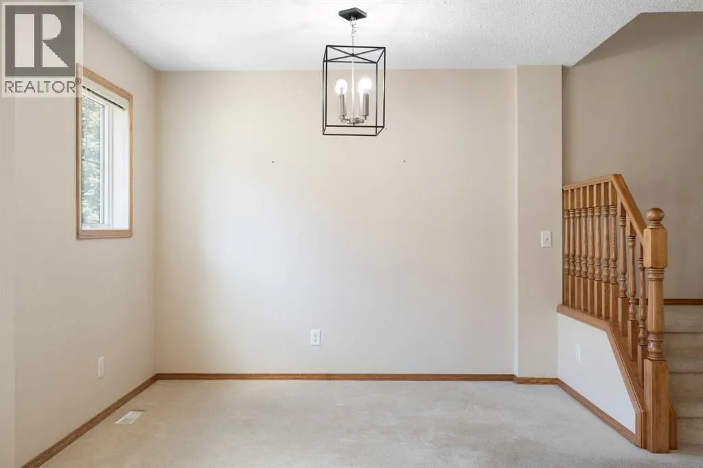 73 Saddletree Court NE