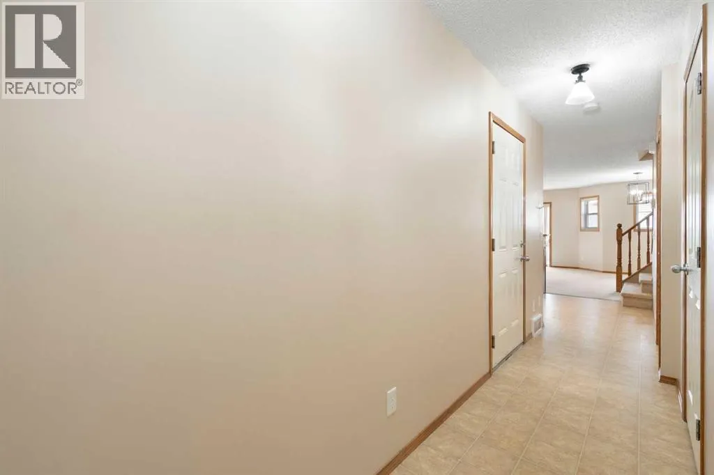 73 Saddletree Court NE