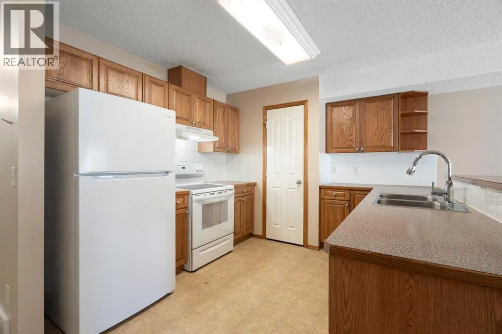 73 Saddletree Court NE