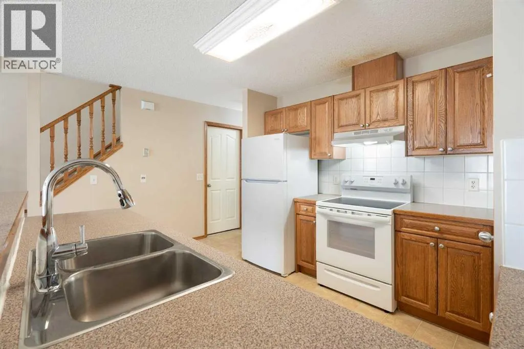 73 Saddletree Court NE