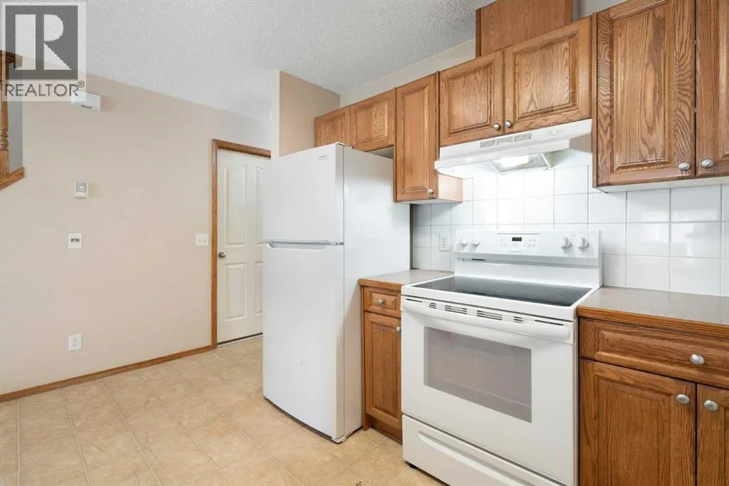 73 Saddletree Court NE