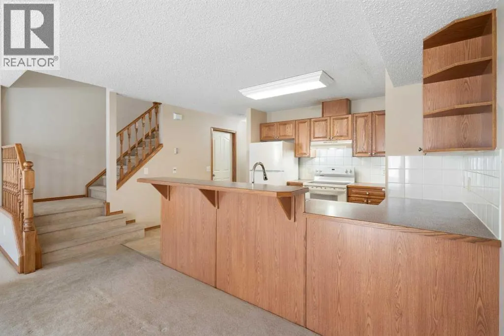 73 Saddletree Court NE