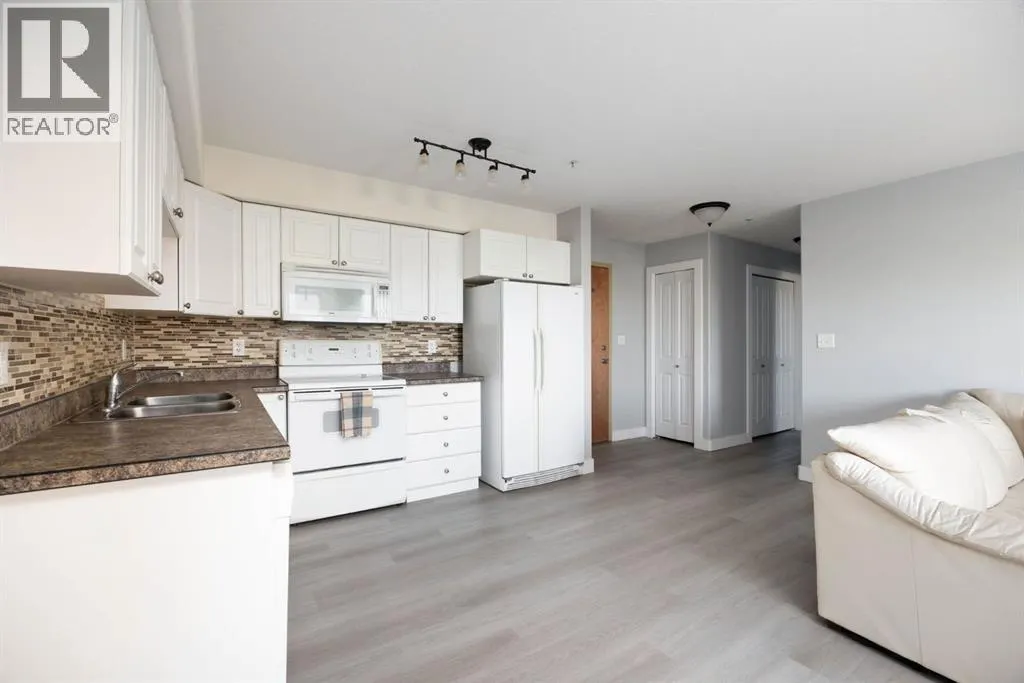 101, 248B Grosbeak Way