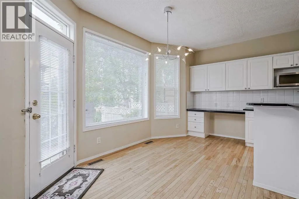 375 Douglas Glen Gardens SE