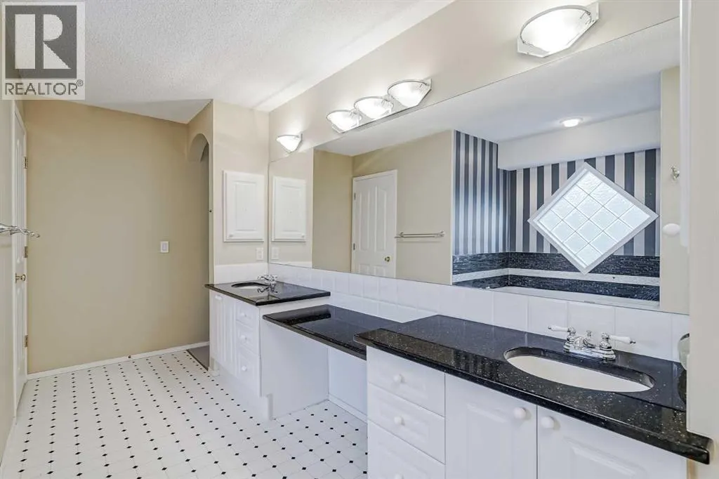 375 Douglas Glen Gardens SE