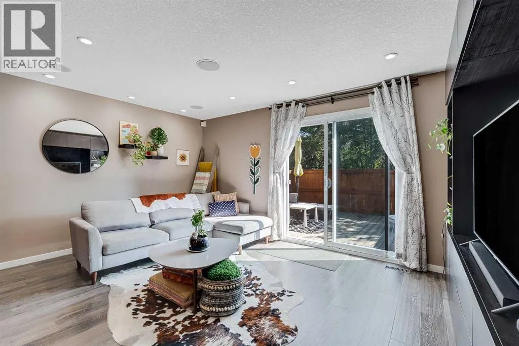 90, 330 Canterbury Drive SW