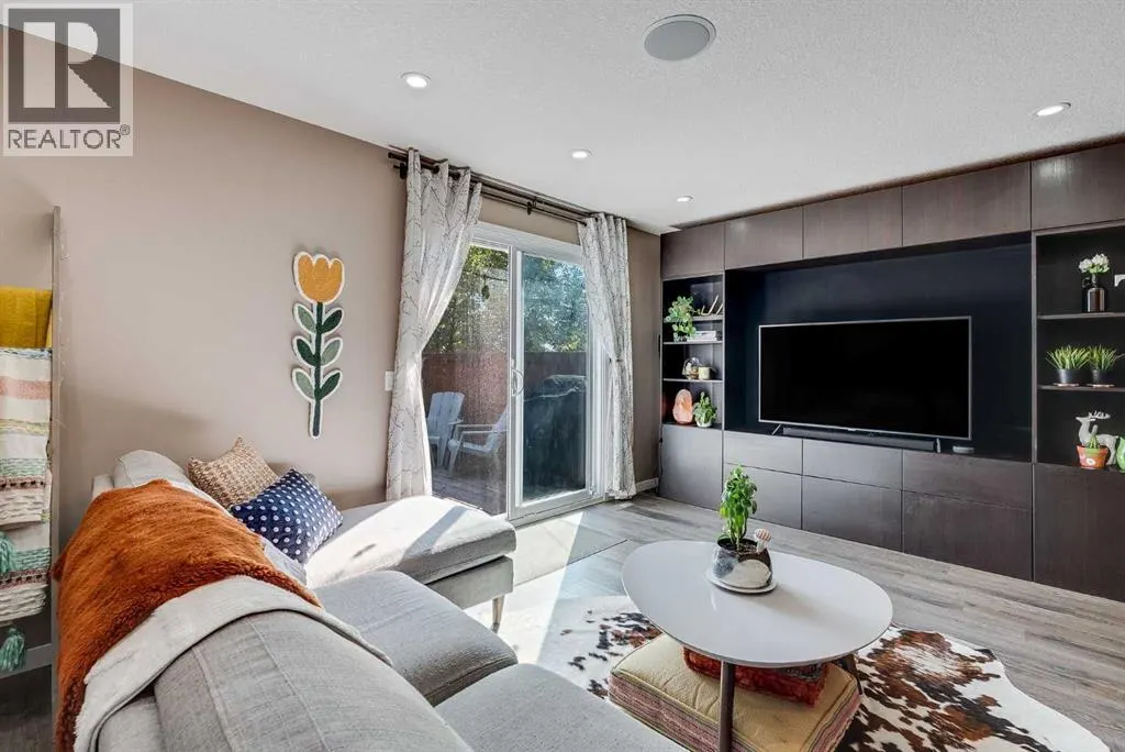 90, 330 Canterbury Drive SW